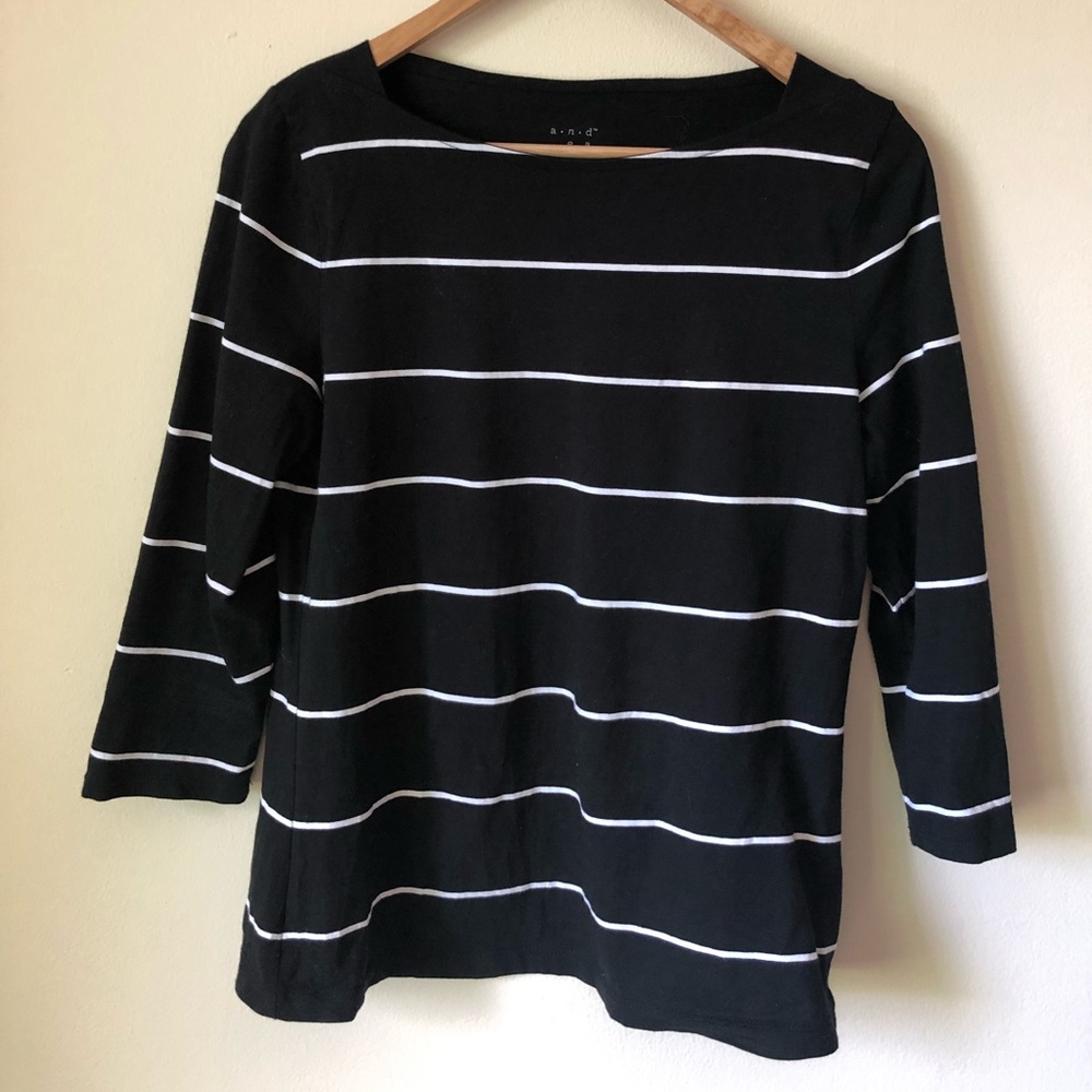 3/4 Sleeve Black + White Shirt